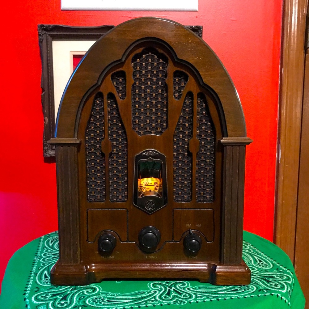 GE Reproduction Retro 1940’s AM/FM Radio